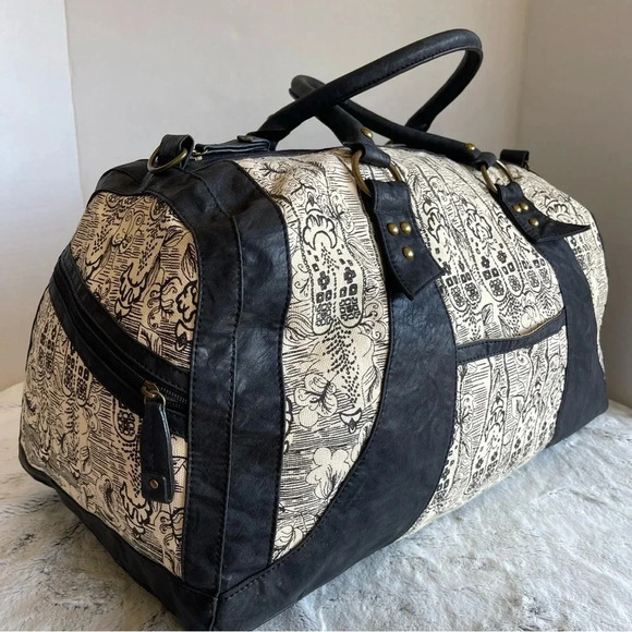 AmyKathryn Vegan Large Duffle Bag - Picture 7 of 16